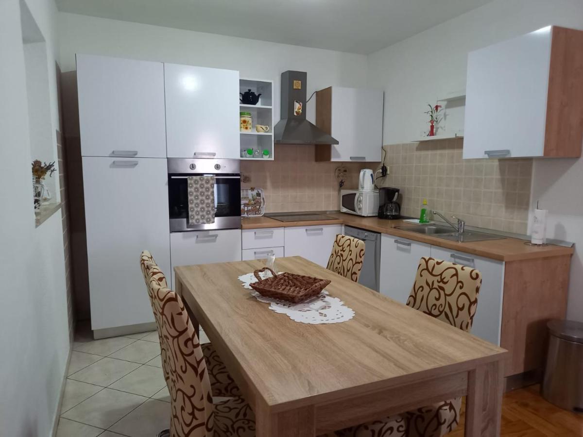 Apartmani Afrodita Crikvenica Exteriör bild